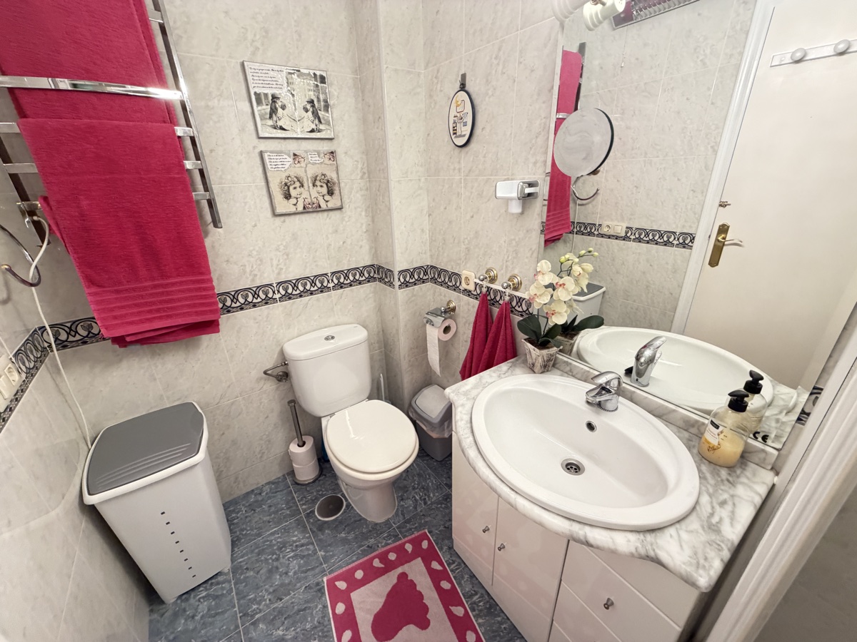 For sale - 2 Bedroom 1 Bathroom Top Floor Apartment in Cabo Roig - , Cabo Roig, Alicante, Spain - Alicante