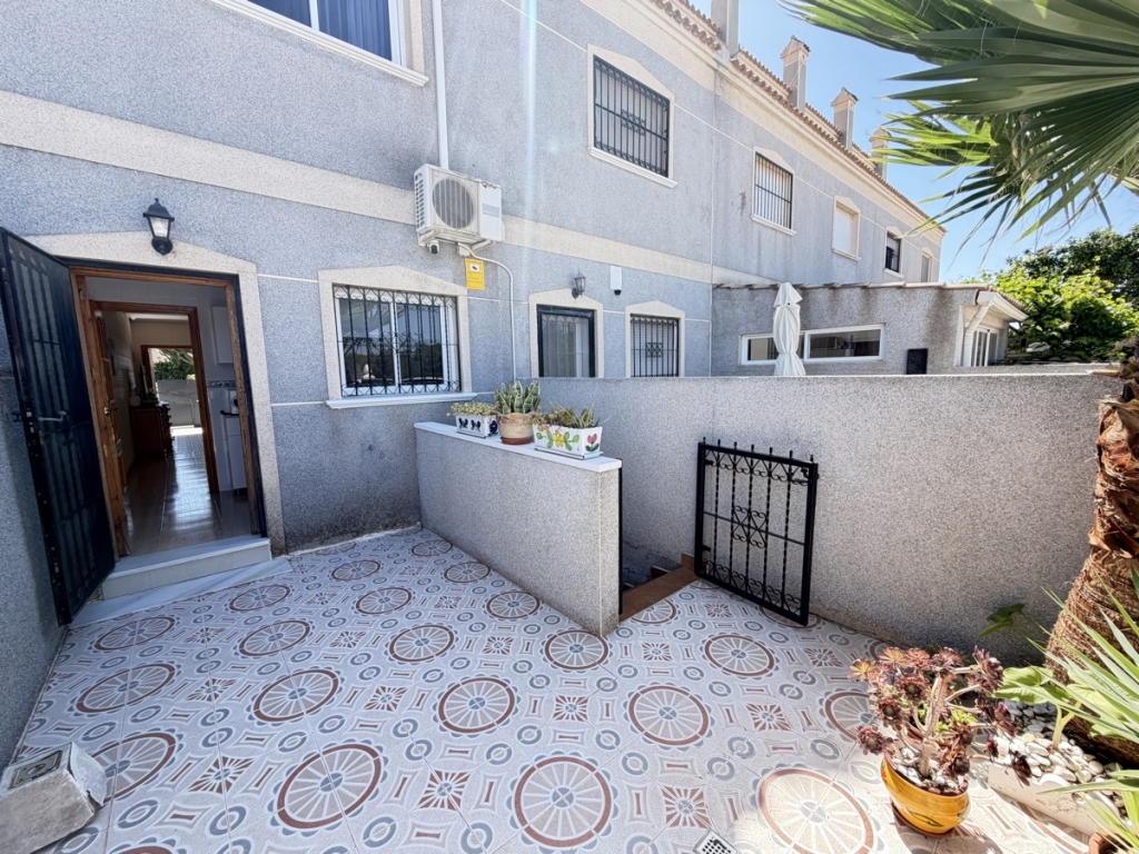 3 Bedroom 3 Bathroom Townhouse in Playa Flamenca