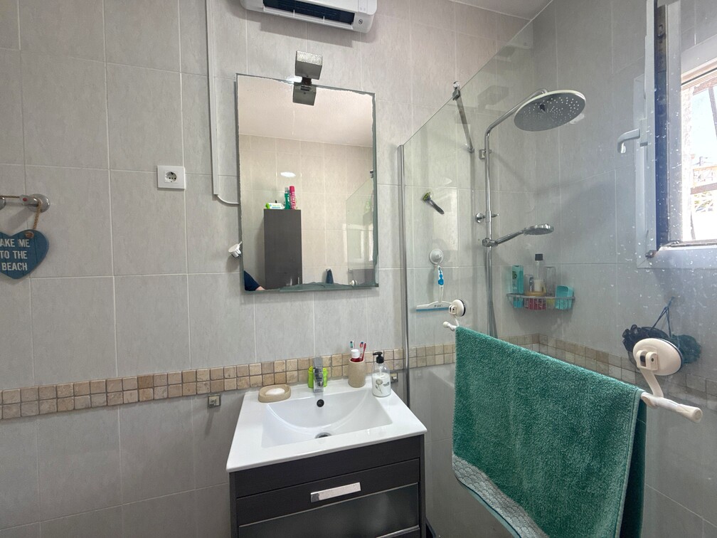 For sale - 2 Bedroom 1 Bathroom Bungalow in Villamartin -  - Alicante