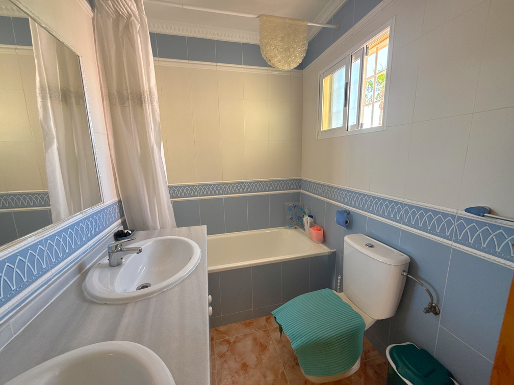 For sale - 3 Bedroom 2 Bathroom Villa in Cabo Roig -  - Alicante