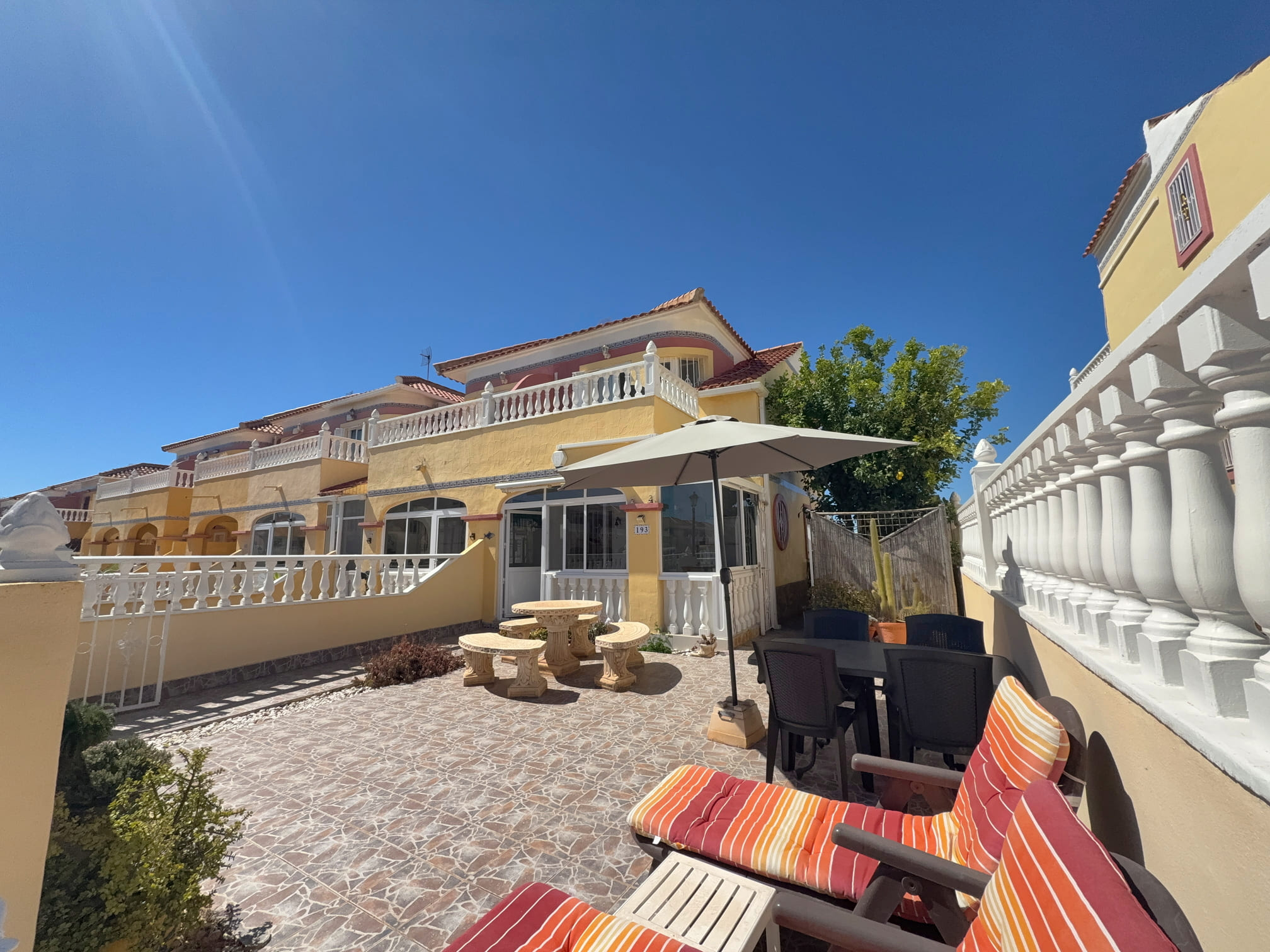 For sale - 2 Bedroom 2 Bathroom Semi Detached House in Cabo Roig -  - Alicante
