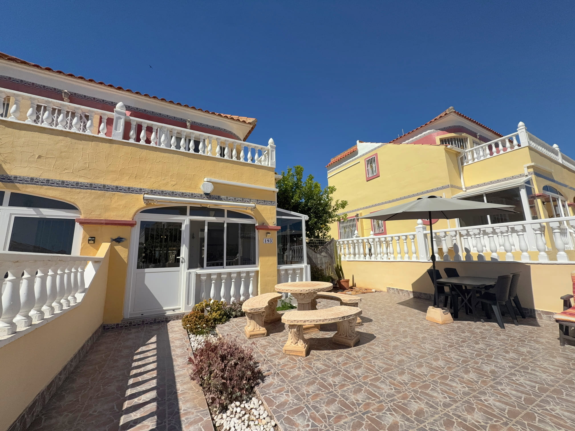 For sale - 2 Bedroom 2 Bathroom Semi Detached House in Cabo Roig -  - Alicante