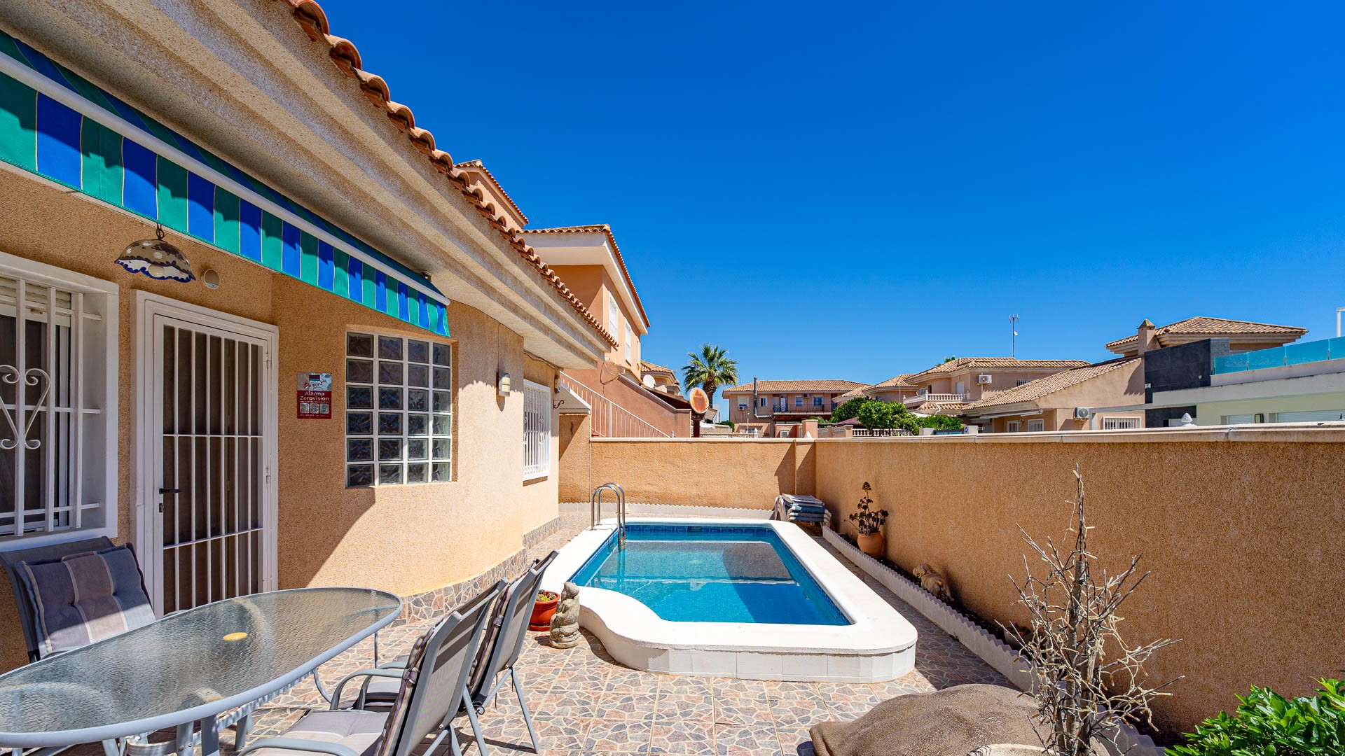 For sale - 2 Bedroom 2 Bathroom Villa in Punta Prima - Punta Prima  - Alicante
