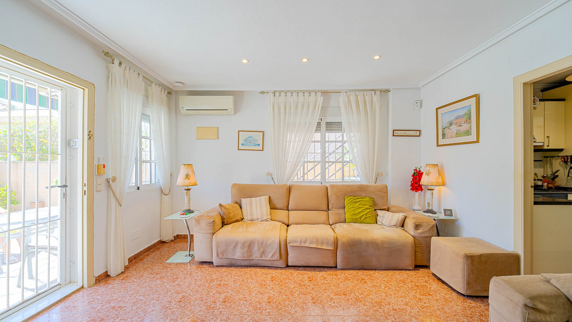For sale - 2 Bedroom 2 Bathroom Villa in Punta Prima - Punta Prima  - Alicante