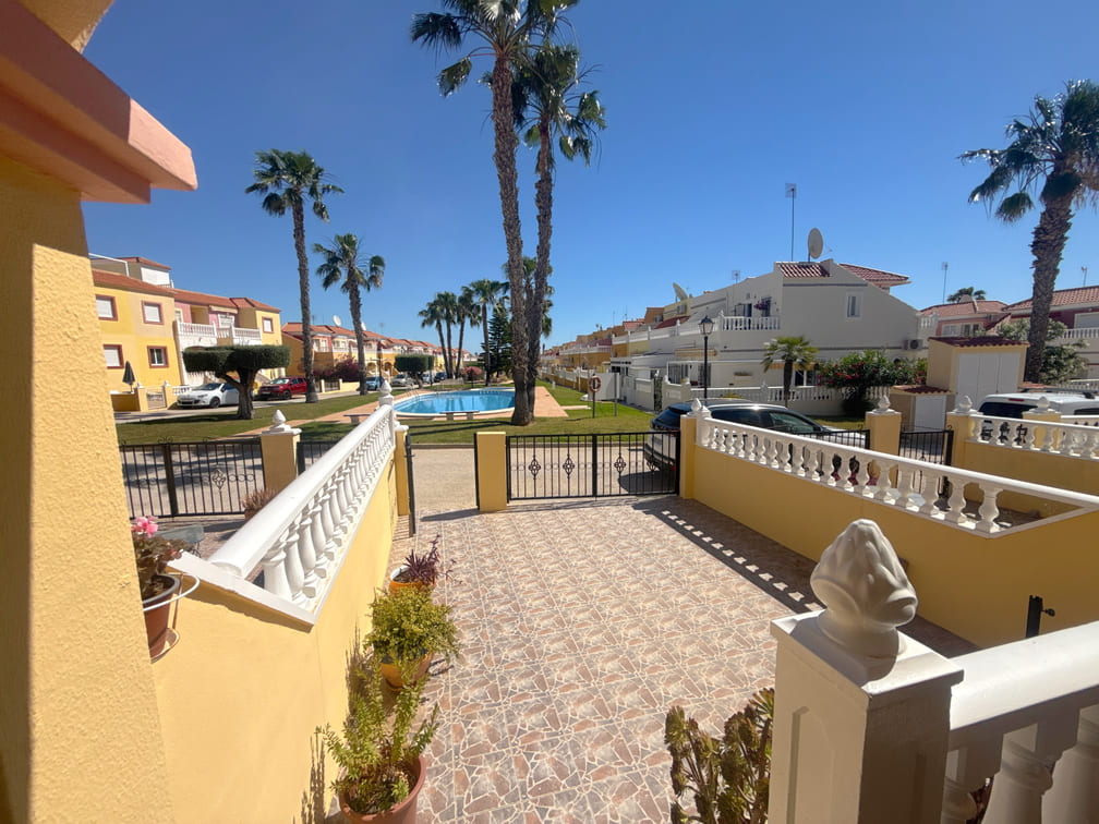 For sale - 3 Bedroom 2 Bathroom Townhouse in Cabo Roig -  - Alicante