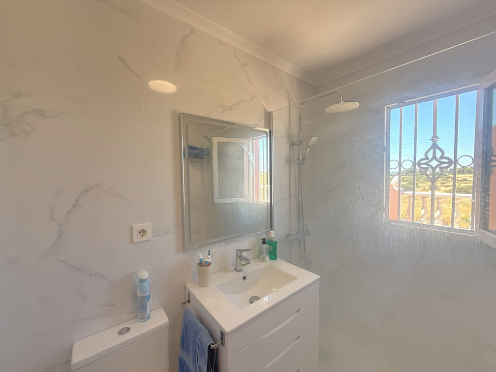 For sale - 3 Bedroom 2 Bathroom Townhouse in Cabo Roig -  - Alicante