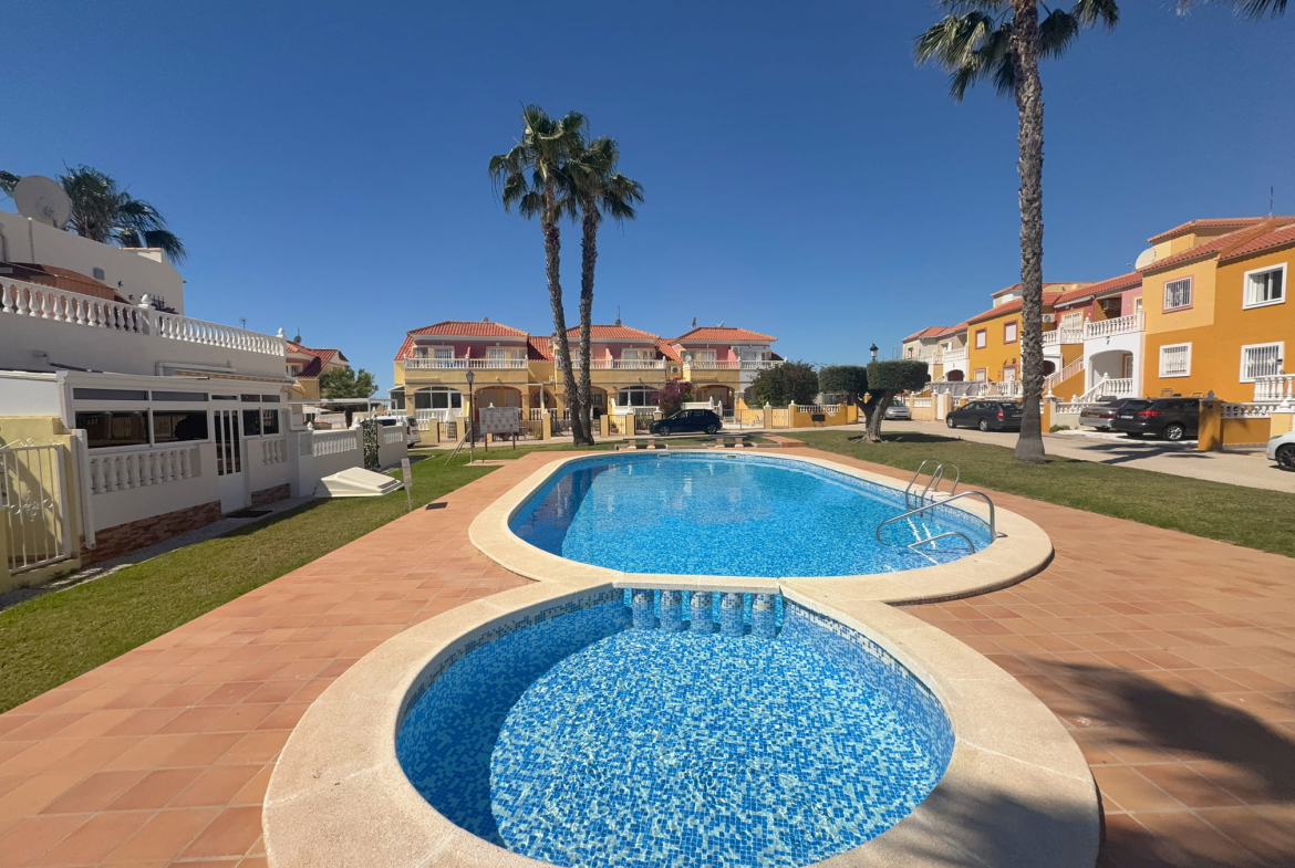 For sale - 3 Bedroom 2 Bathroom Townhouse in Cabo Roig -  - Alicante