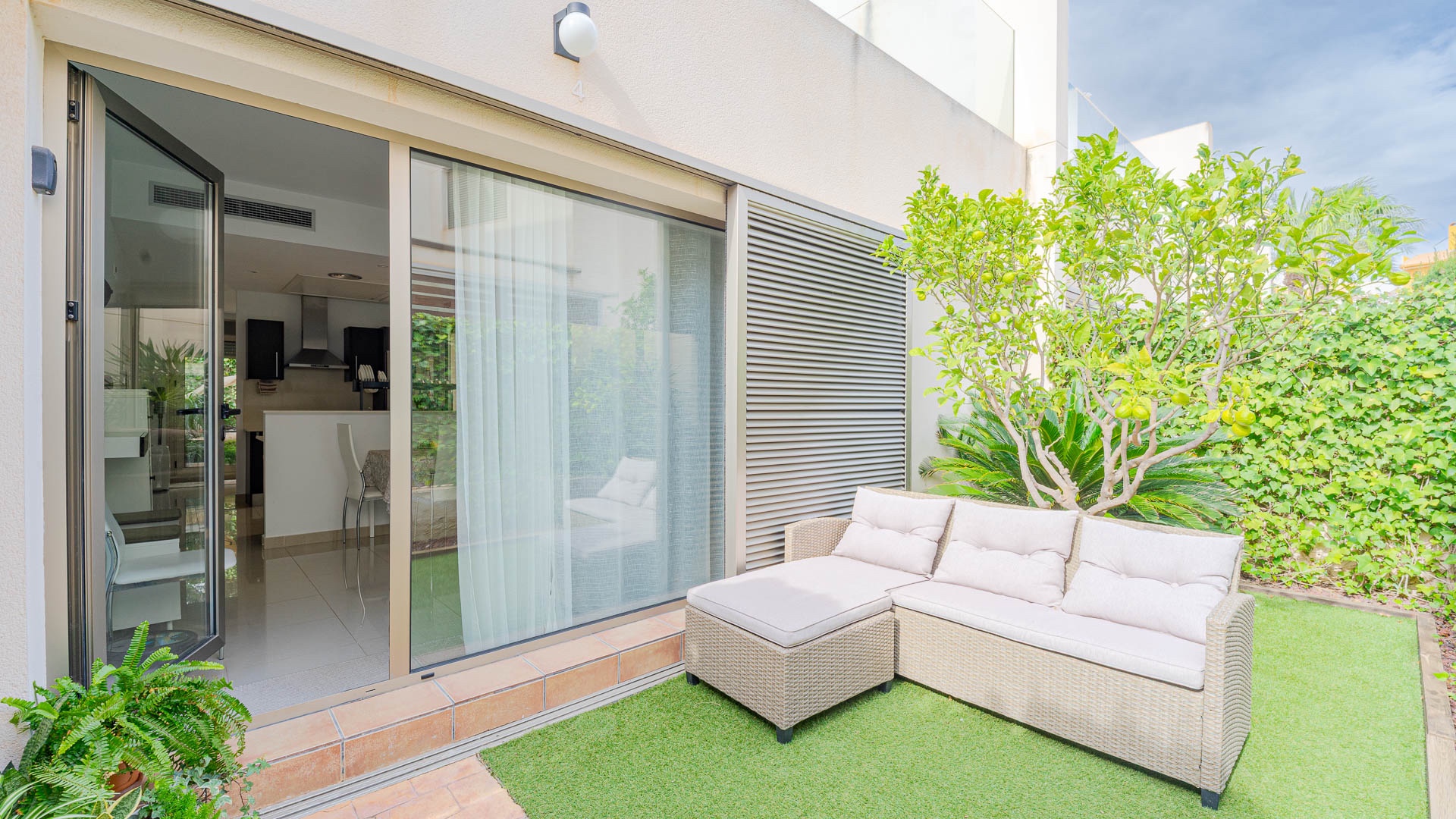 For sale - 3 Bedroom 3 Bathroom Townhouse in Punta Prima - Punta Prima  - Alicante