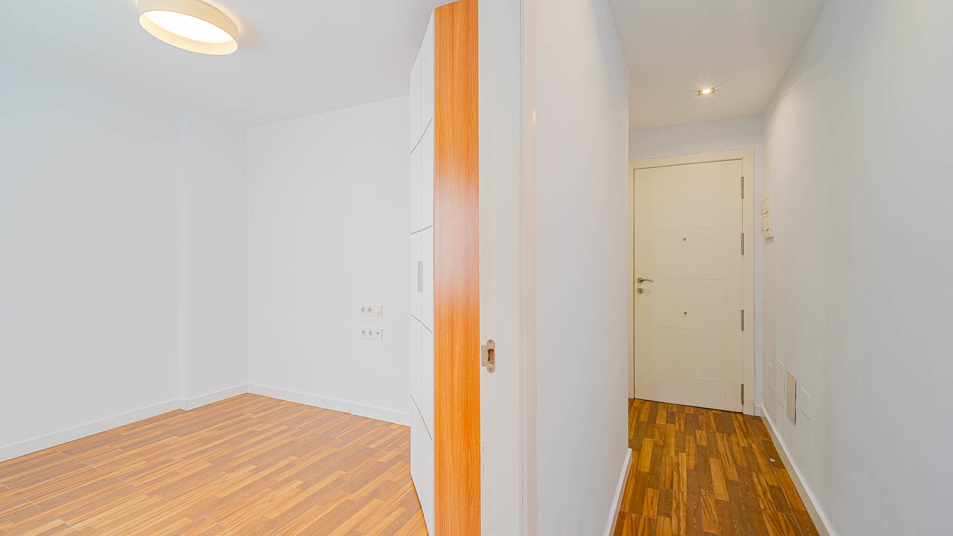 For sale - 2 Bedroom 1 Bathroom Apartament in Torrevieja - Torrevieja  - Alicante