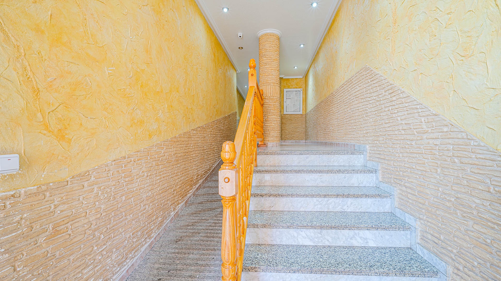 For sale - 2 Bedroom 1 Bathroom Apartament in Torrevieja - Torrevieja  - Alicante