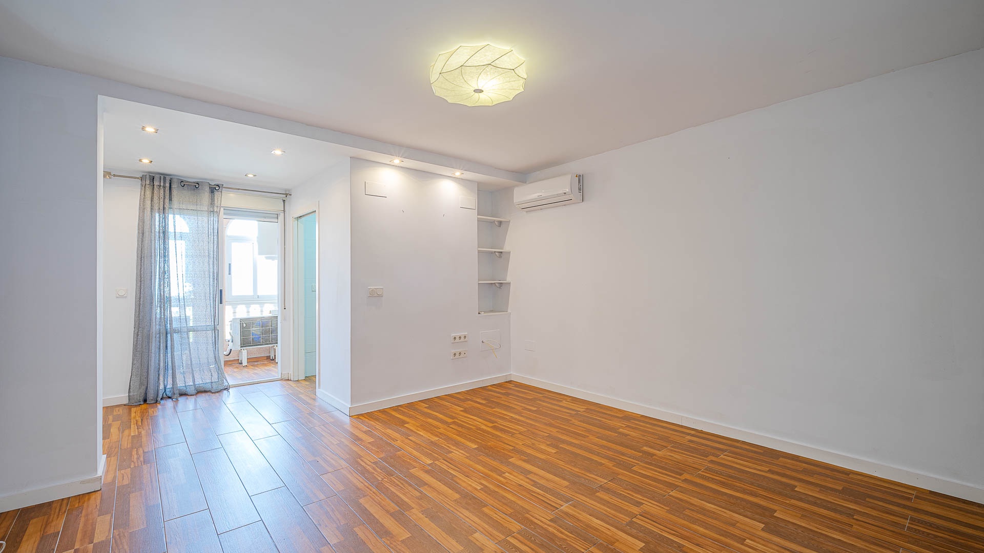 For sale - 2 Bedroom 1 Bathroom Apartament in Torrevieja - Torrevieja  - Alicante