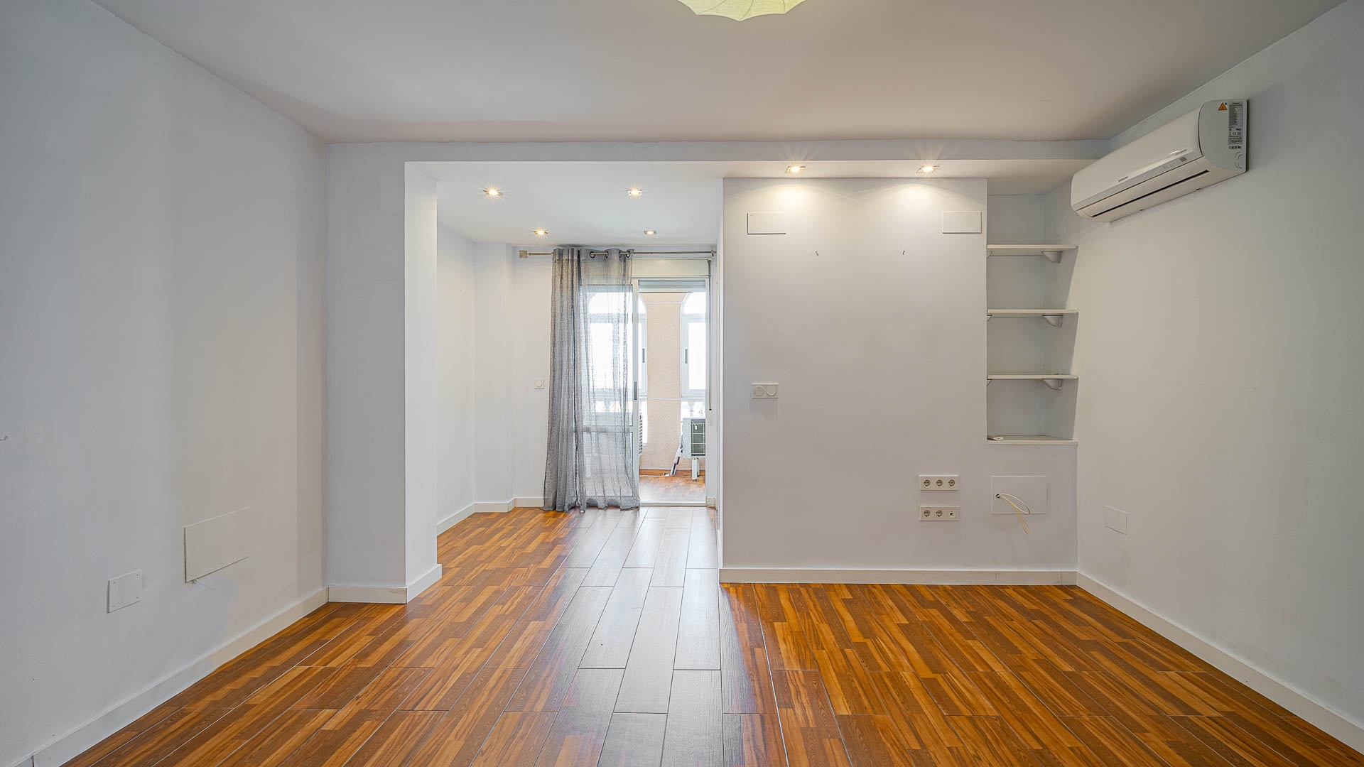 For sale - 2 Bedroom 1 Bathroom Apartament in Torrevieja - Torrevieja  - Alicante
