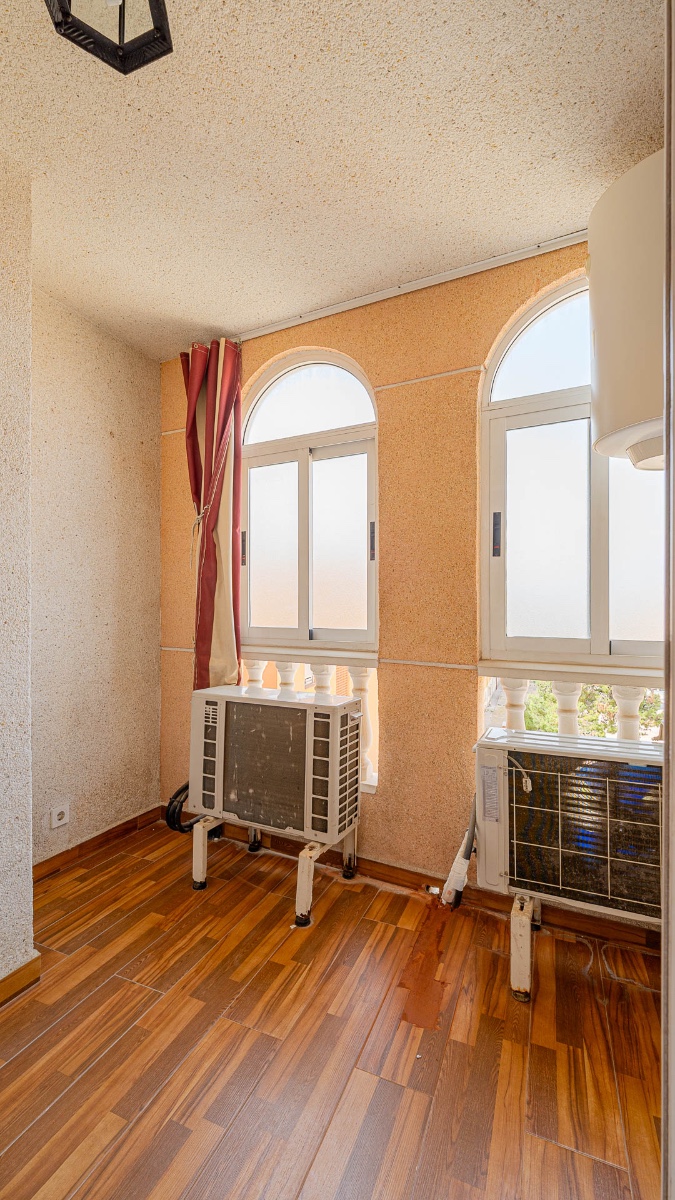 For sale - 2 Bedroom 1 Bathroom Apartament in Torrevieja - Torrevieja  - Alicante