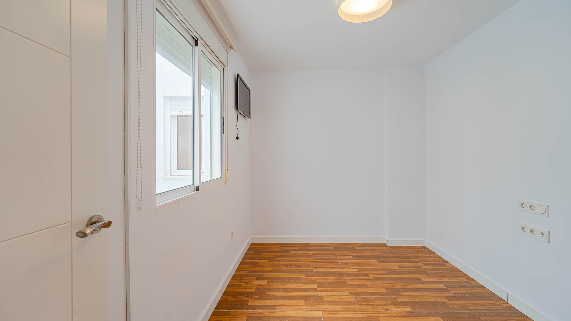 For sale - 2 Bedroom 1 Bathroom Apartament in Torrevieja - Torrevieja  - Alicante