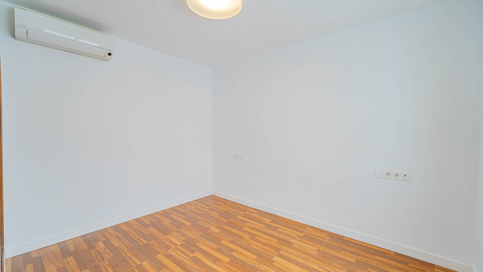 For sale - 2 Bedroom 1 Bathroom Apartament in Torrevieja - Torrevieja  - Alicante