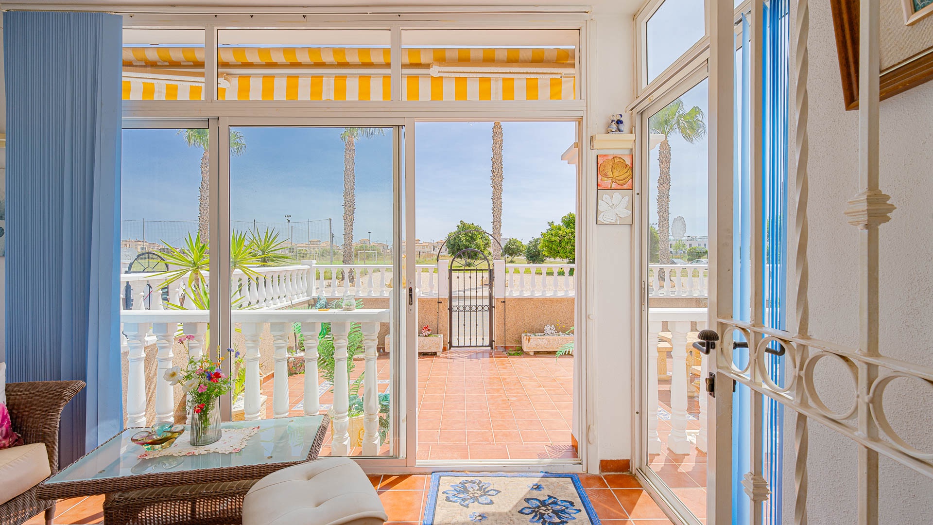 For sale - 3 Bedroom 2 Bathroom Quad in Punta Prima - Punta Prima  - Alicante
