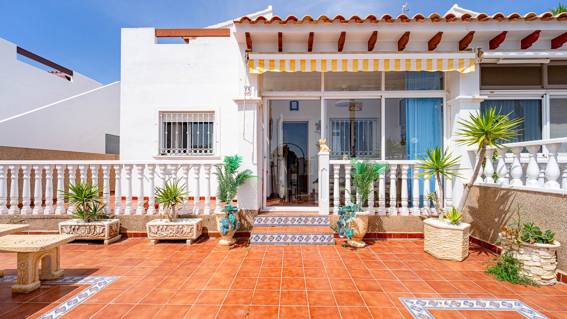 For sale - 3 Bedroom 2 Bathroom Quad in Punta Prima - Punta Prima  - Alicante