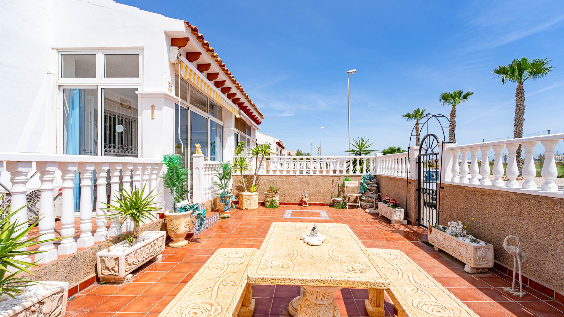 For sale - 3 Bedroom 2 Bathroom Quad in Punta Prima - Punta Prima  - Alicante