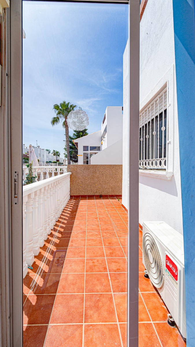 For sale - 3 Bedroom 2 Bathroom Quad in Punta Prima - Punta Prima  - Alicante