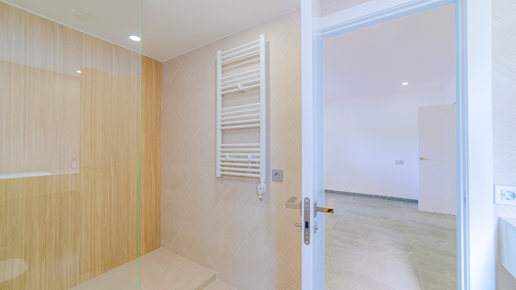 For sale - 6 Bedroom 3 Bathroom Villa in Los Balcones - Los Balcones  - Alicante