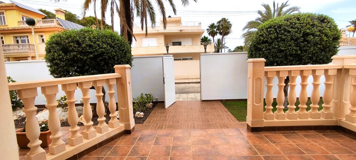 For sale - 4 Bedroom 4 Bathroom Villa in CABO ROIG - , CABO ROIG, Alicante, Spain - Alicante