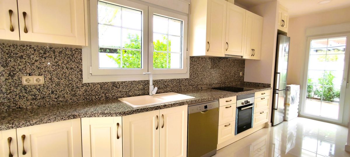For sale - 4 Bedroom 4 Bathroom Villa in CABO ROIG - , CABO ROIG, Alicante, Spain - Alicante