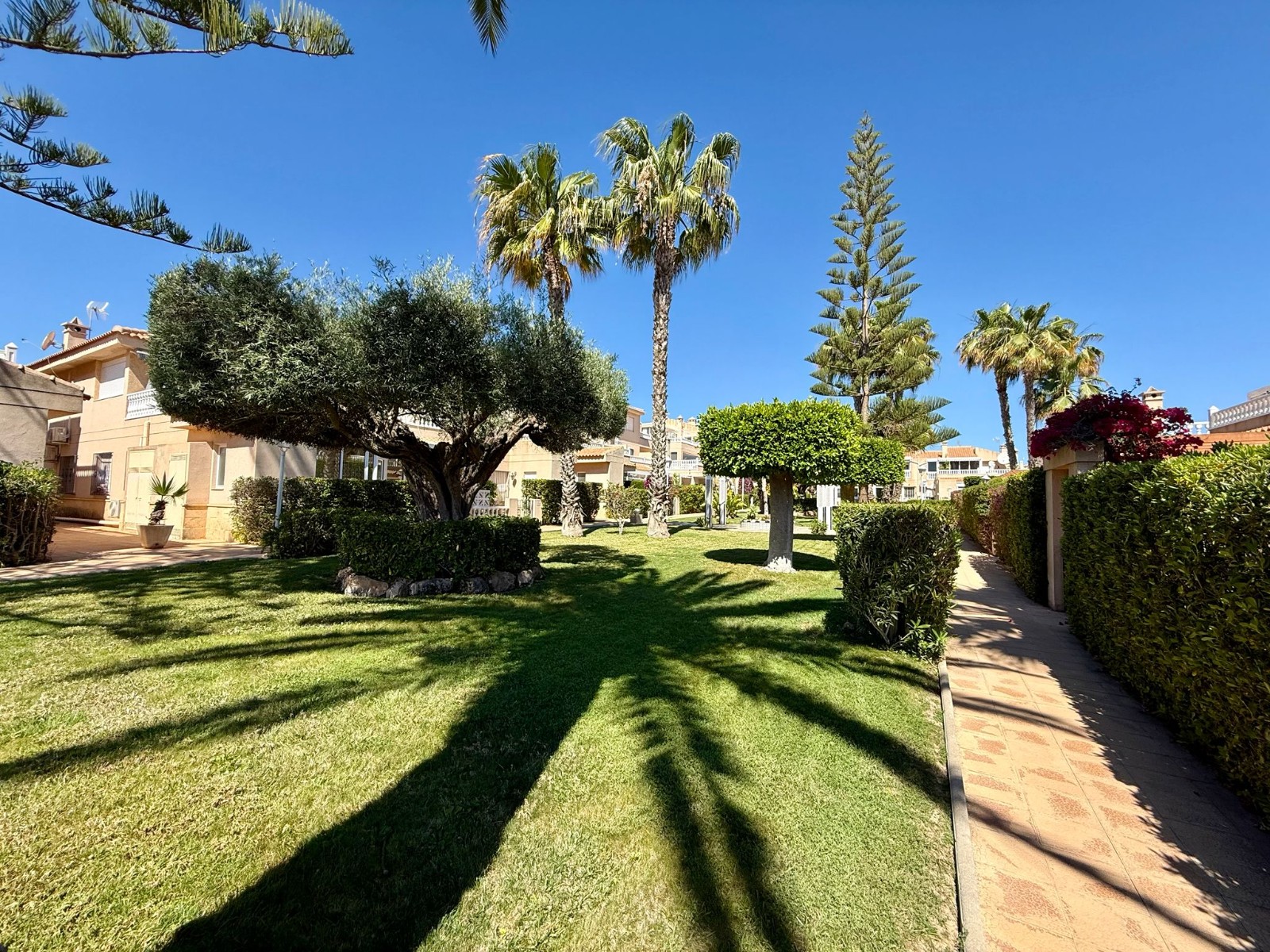 For sale - 2 Bedroom 1 Bathroom Duplex in Orihuela Costa - Playa Flamenca  - Alicante