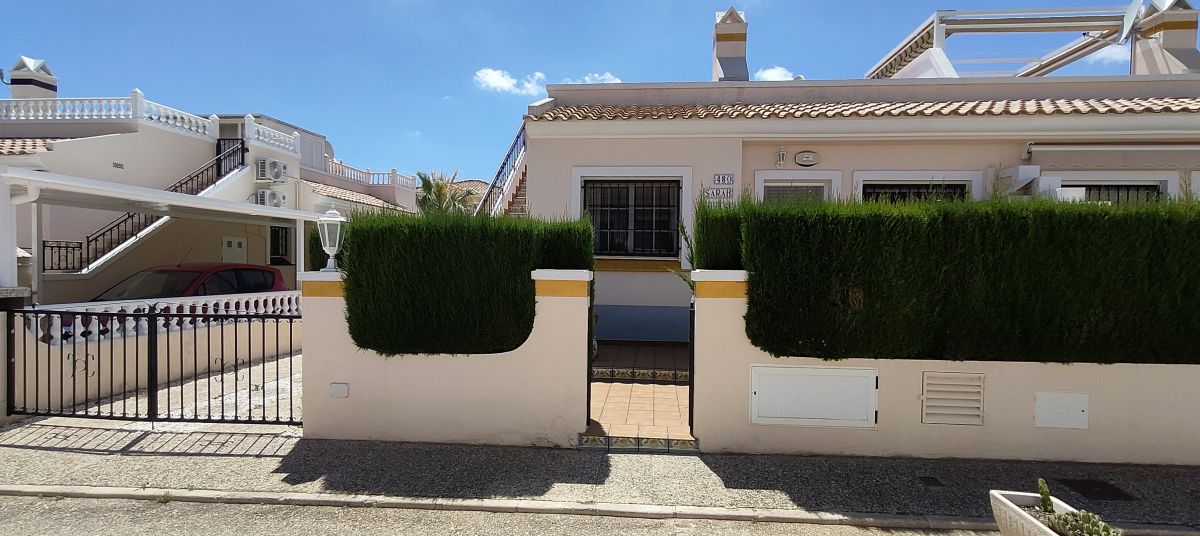 For sale - 2 Bedroom 2 Bathroom Townhouse in Villamartin - Alicante, Spain - Alicante