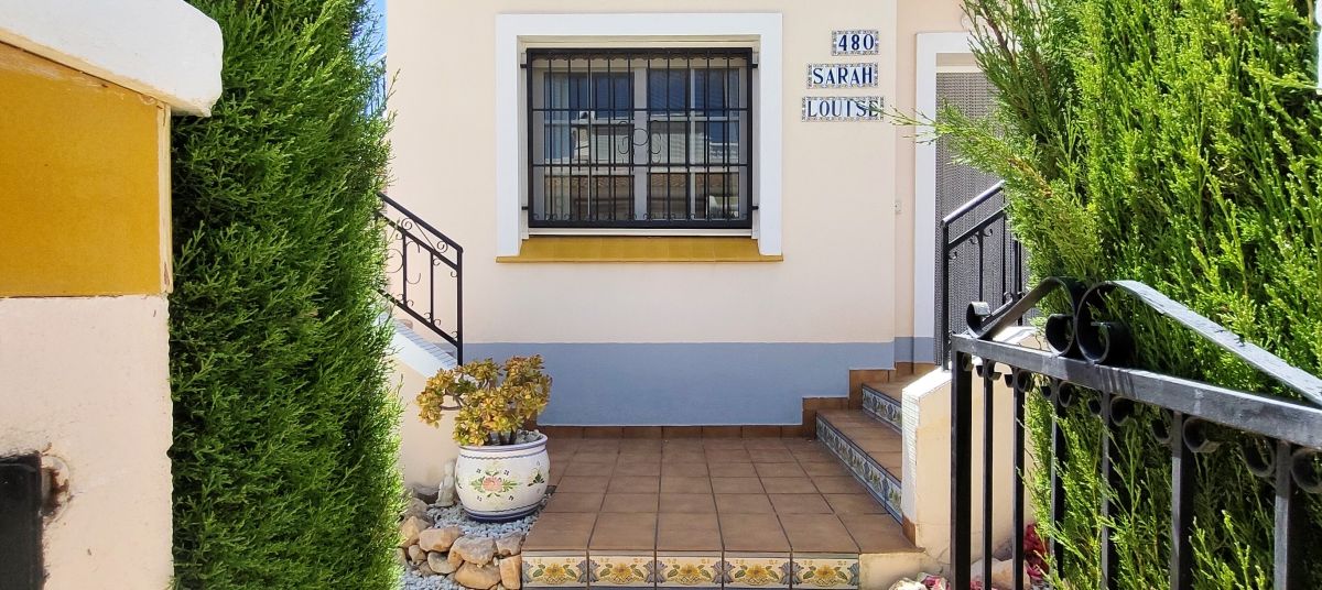 For sale - 2 Bedroom 2 Bathroom Townhouse in Villamartin - Alicante, Spain - Alicante