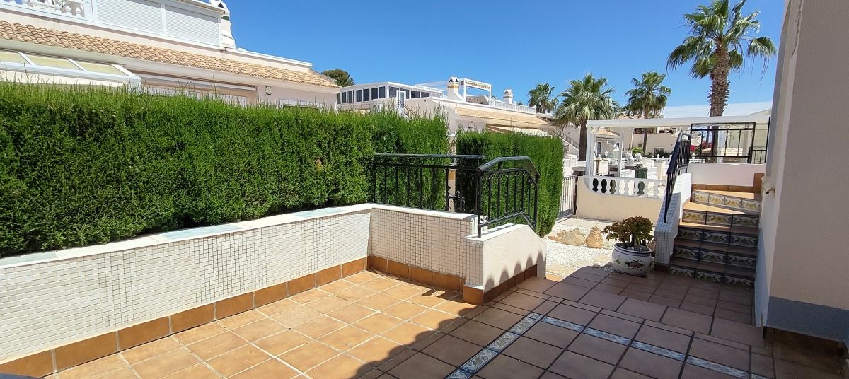 For sale - 2 Bedroom 2 Bathroom Townhouse in Villamartin - Alicante, Spain - Alicante