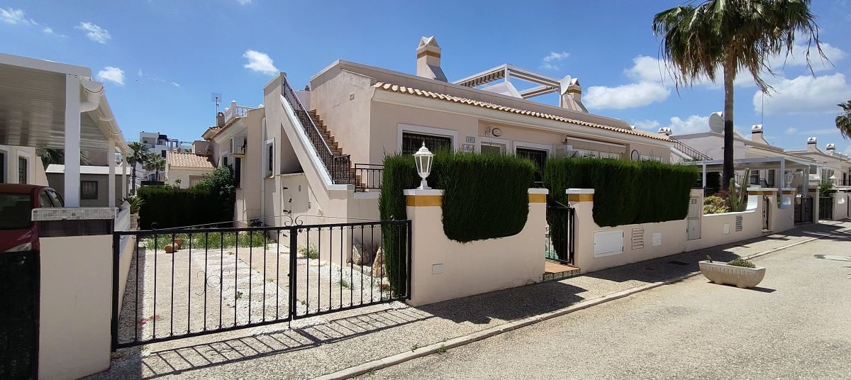 For sale - 2 Bedroom 2 Bathroom Townhouse in Villamartin - Alicante, Spain - Alicante