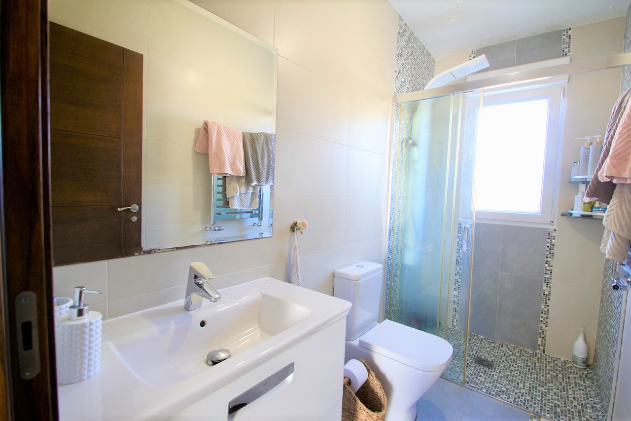 For sale - 3 Bedroom 3 Bathroom Villa in Rojales - Ciudad Quesada  - Alicante