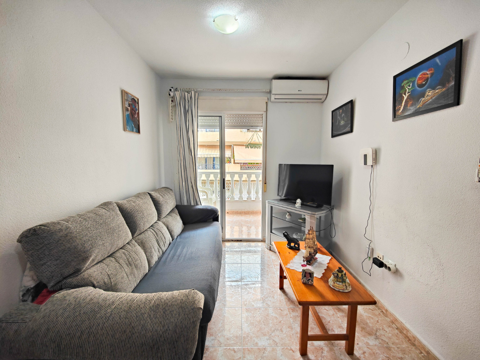 For sale - 2 Bedroom 1 Bathroom Apartment in Torrevieja - Antonio Machado  - Alicante