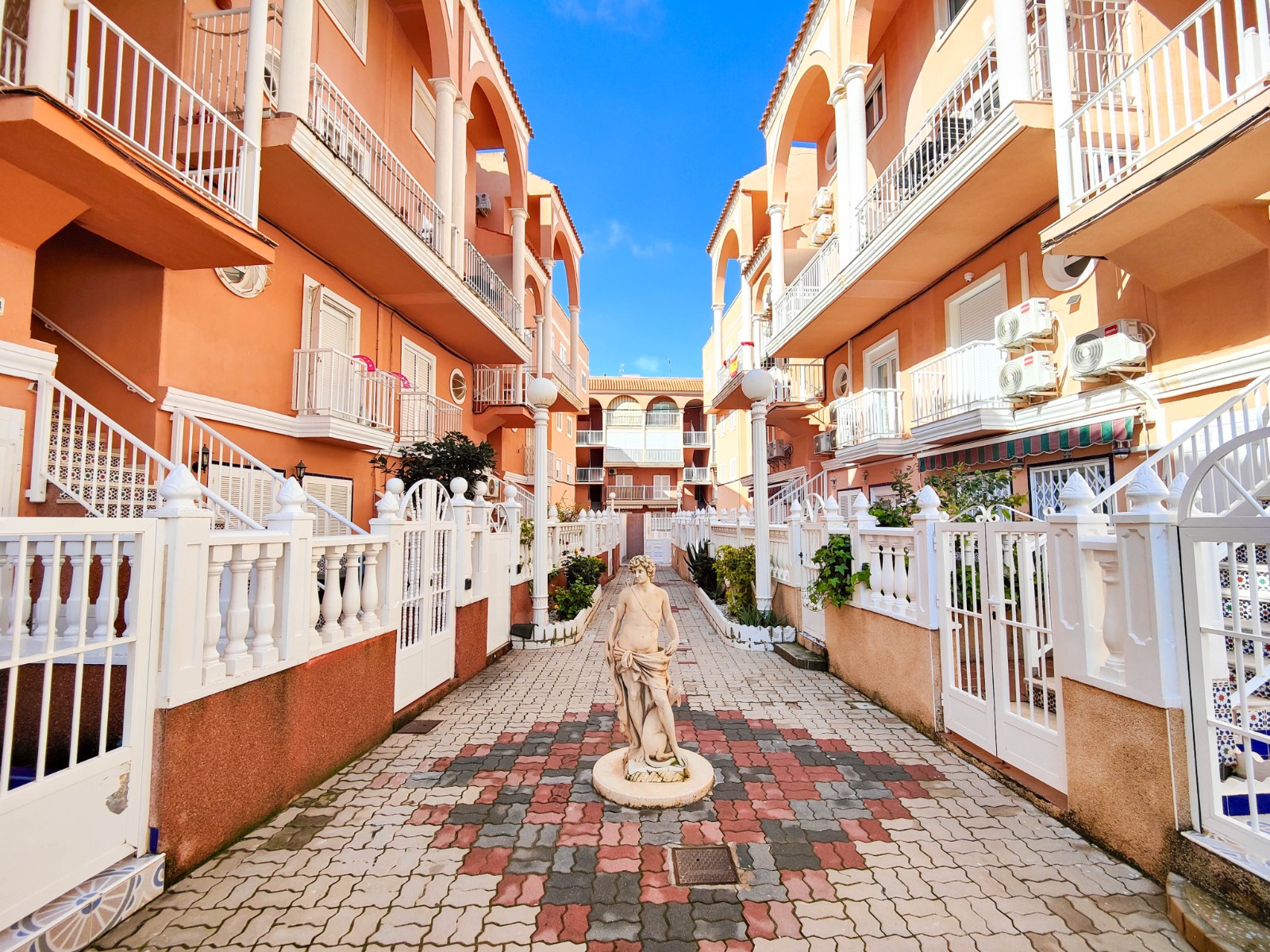 For sale - 2 Bedroom 2 Bathroom Penthouse in Torrevieja - La Mata  - Alicante