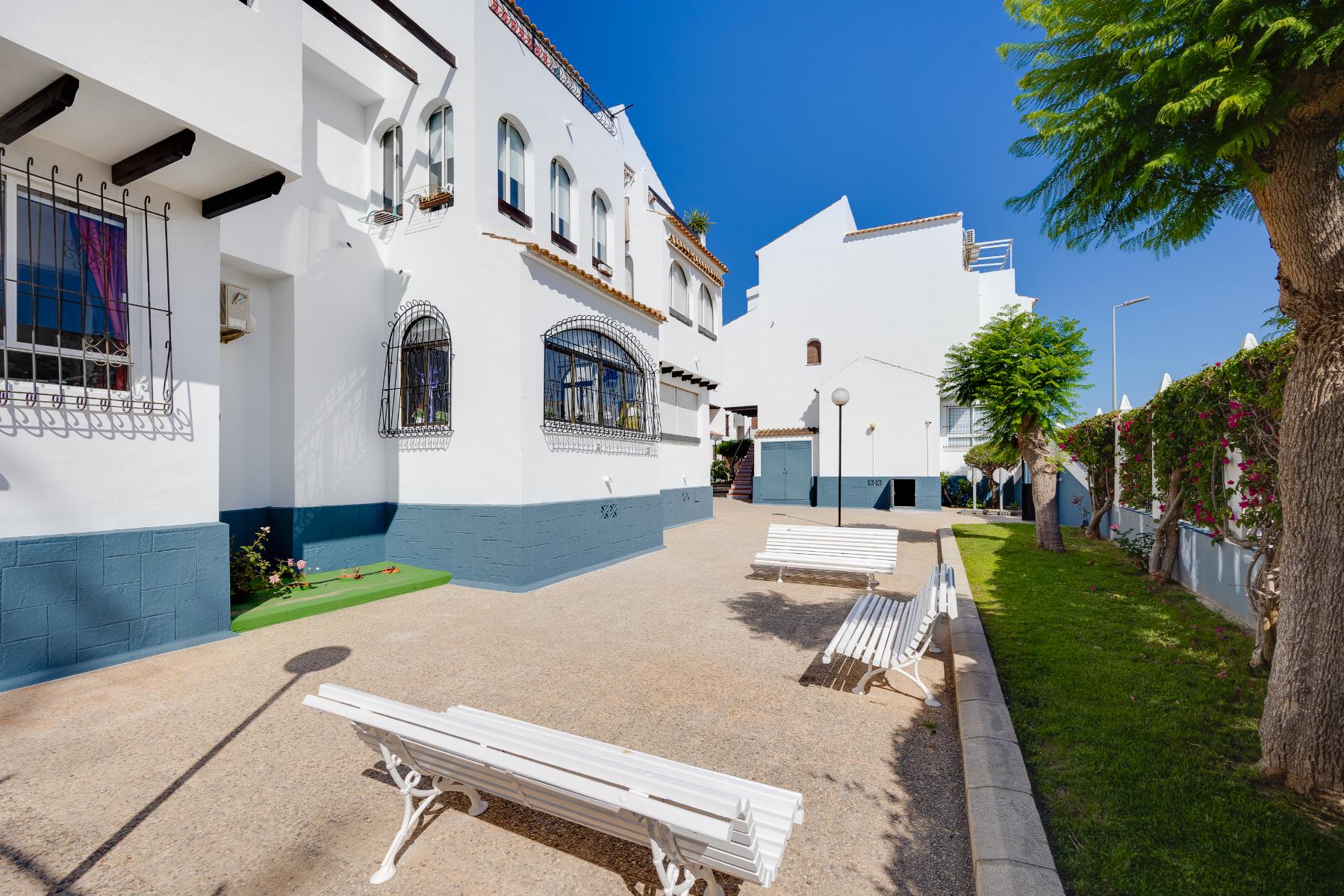For sale - 2 Bedroom 1 Bathroom Ground Floor apartment in Torrevieja - playa de los naufragos  - Alicante