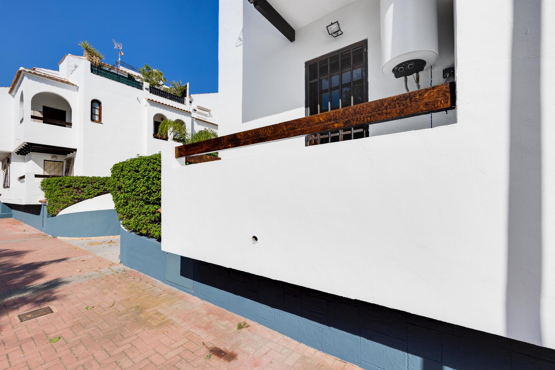 For sale - 2 Bedroom 1 Bathroom Ground Floor apartment in Torrevieja - playa de los naufragos  - Alicante