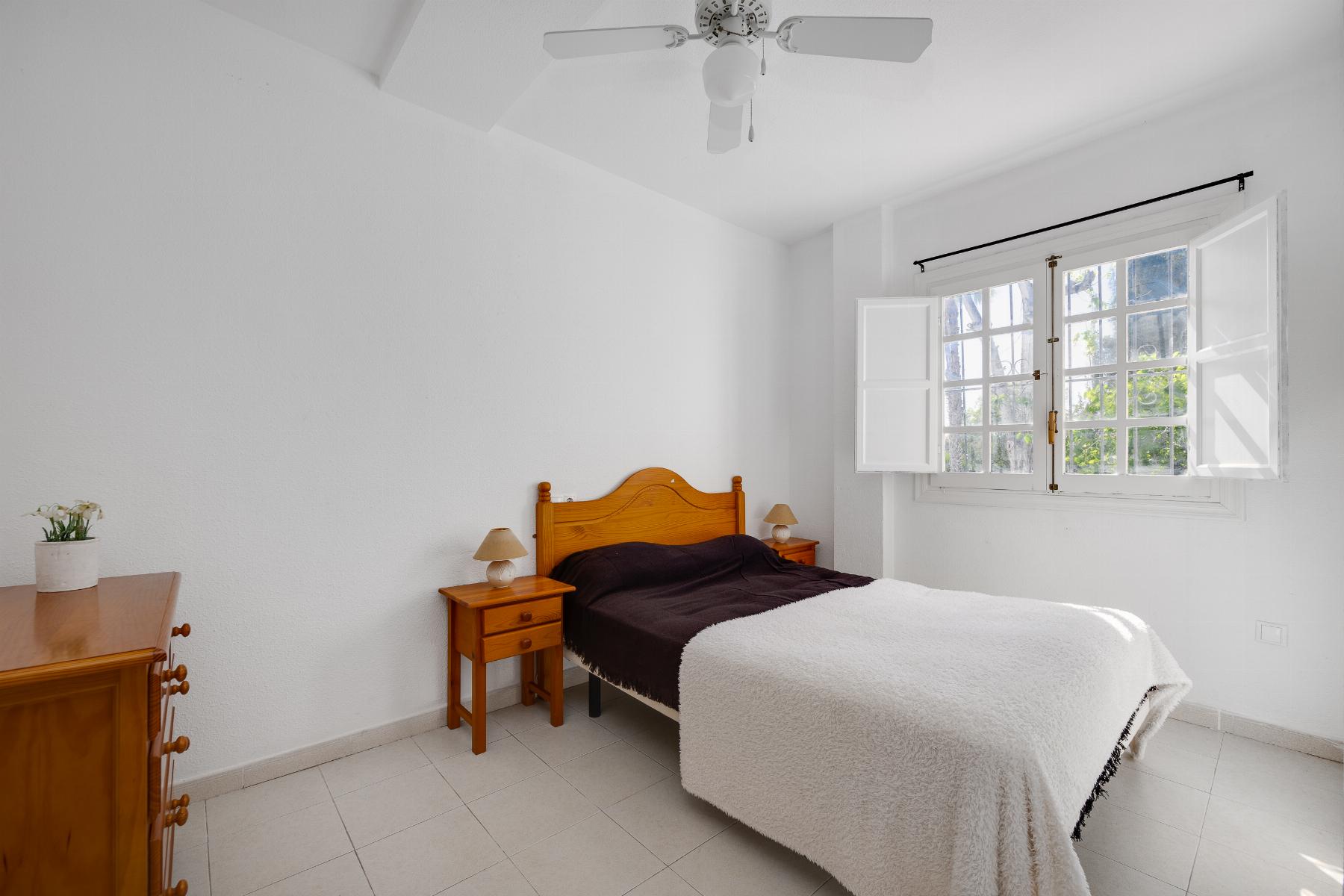 For sale - 2 Bedroom 1 Bathroom Ground Floor apartment in Torrevieja - playa de los naufragos  - Alicante