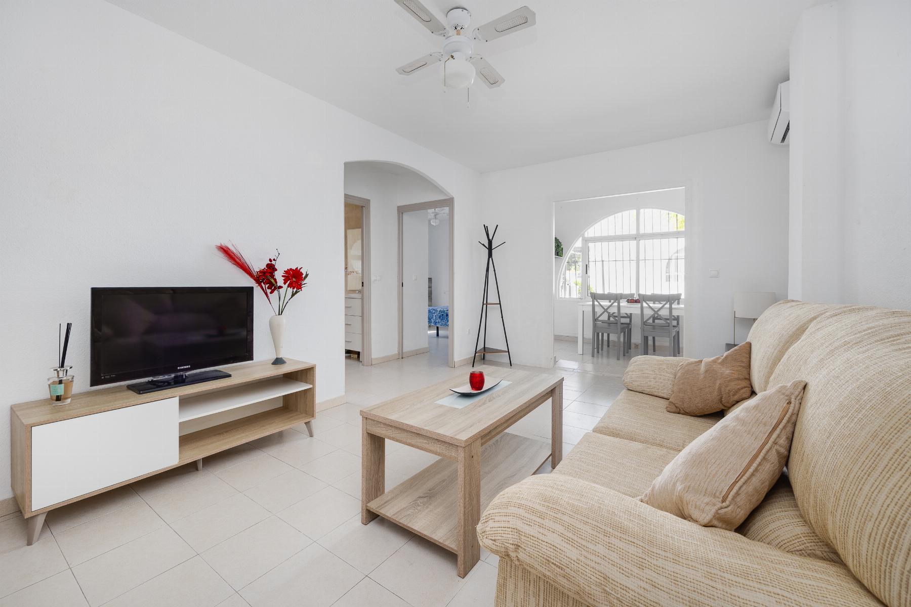 For sale - 2 Bedroom 1 Bathroom Ground Floor apartment in Torrevieja - playa de los naufragos  - Alicante