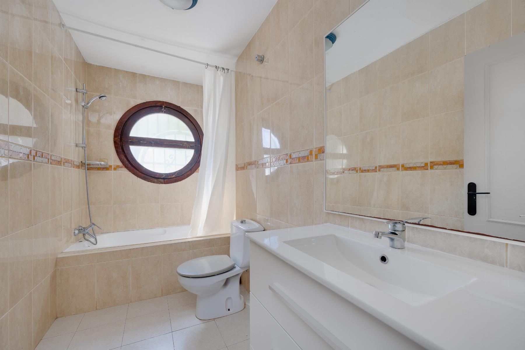For sale - 2 Bedroom 1 Bathroom Ground Floor apartment in Torrevieja - playa de los naufragos  - Alicante