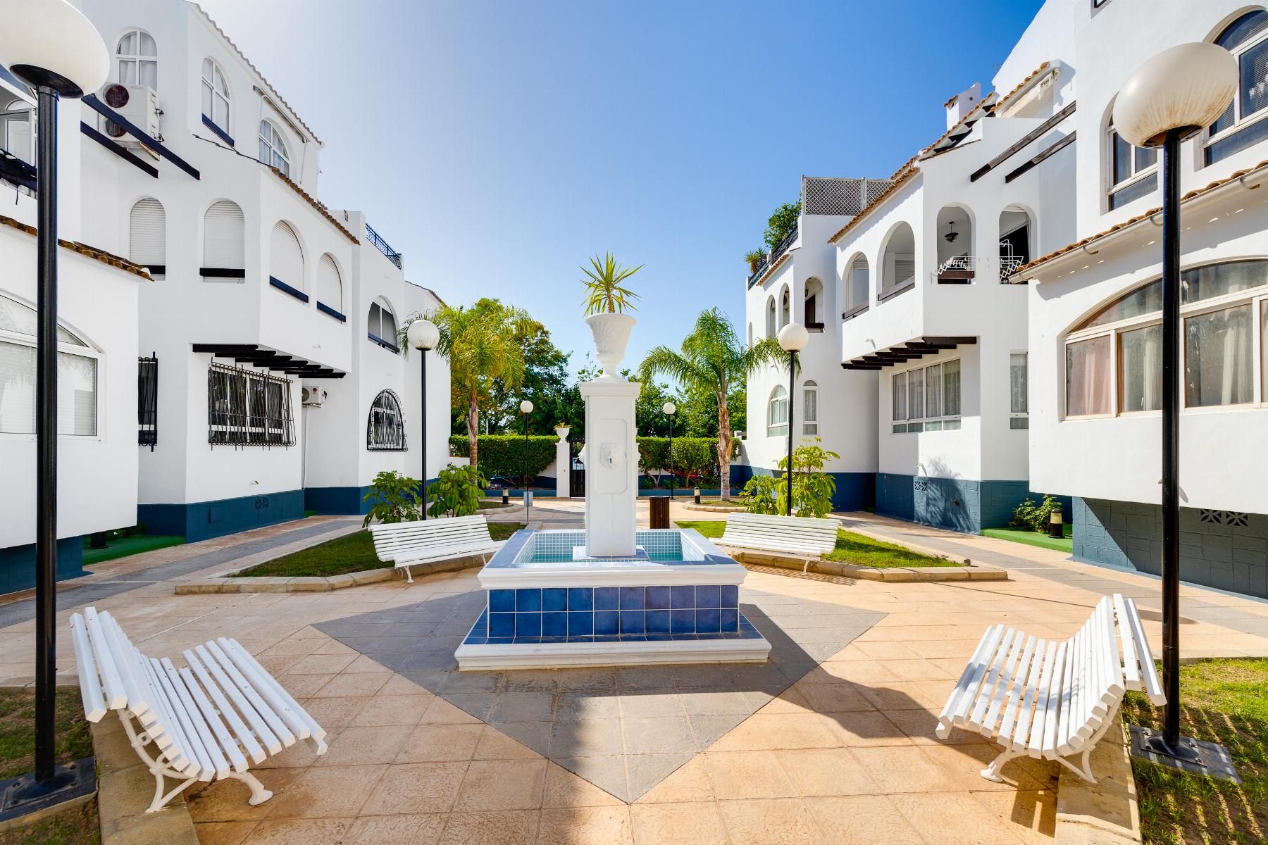 For sale - 2 Bedroom 1 Bathroom Ground Floor apartment in Torrevieja - playa de los naufragos  - Alicante