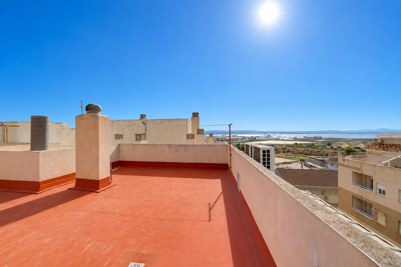 For sale - 2 Bedroom 1 Bathroom Apartament in Torrevieja - Playa del Acequión  - Alicante