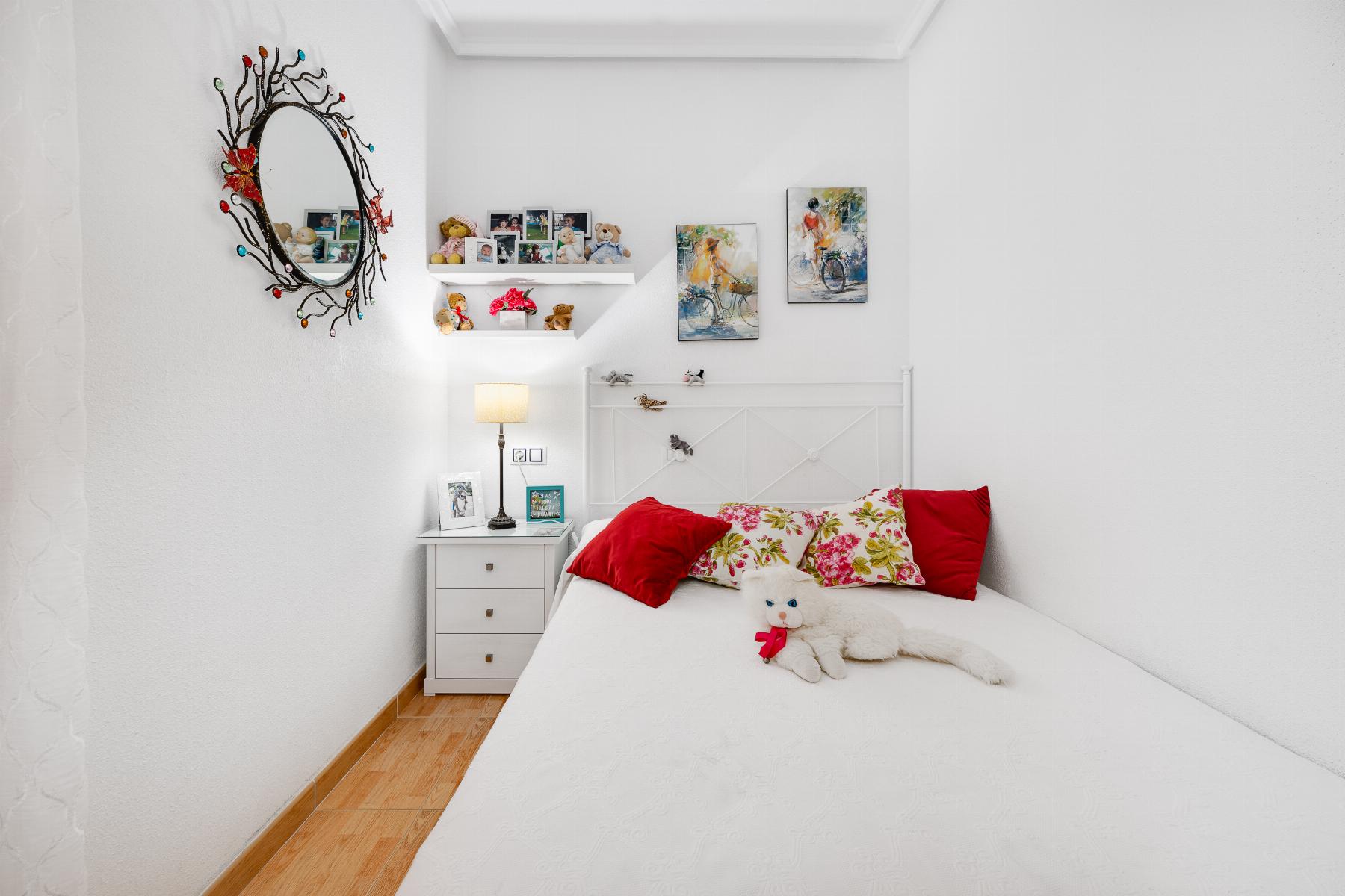For sale - 2 Bedroom 1 Bathroom Apartament in Torrevieja - Playa del Acequión  - Alicante