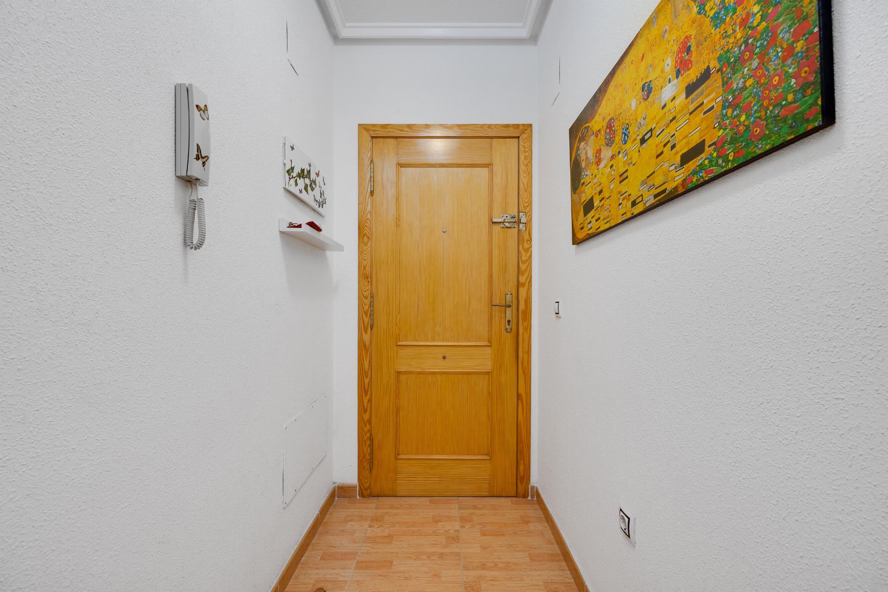For sale - 2 Bedroom 1 Bathroom Apartament in Torrevieja - Playa del Acequión  - Alicante