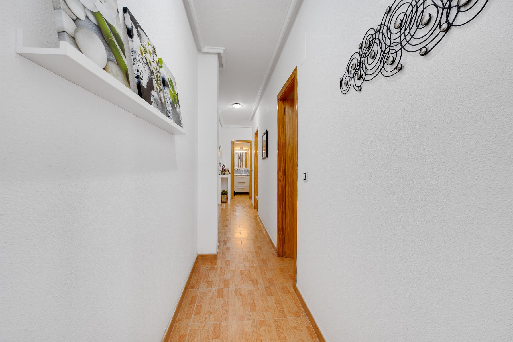 For sale - 2 Bedroom 1 Bathroom Apartament in Torrevieja - Playa del Acequión  - Alicante