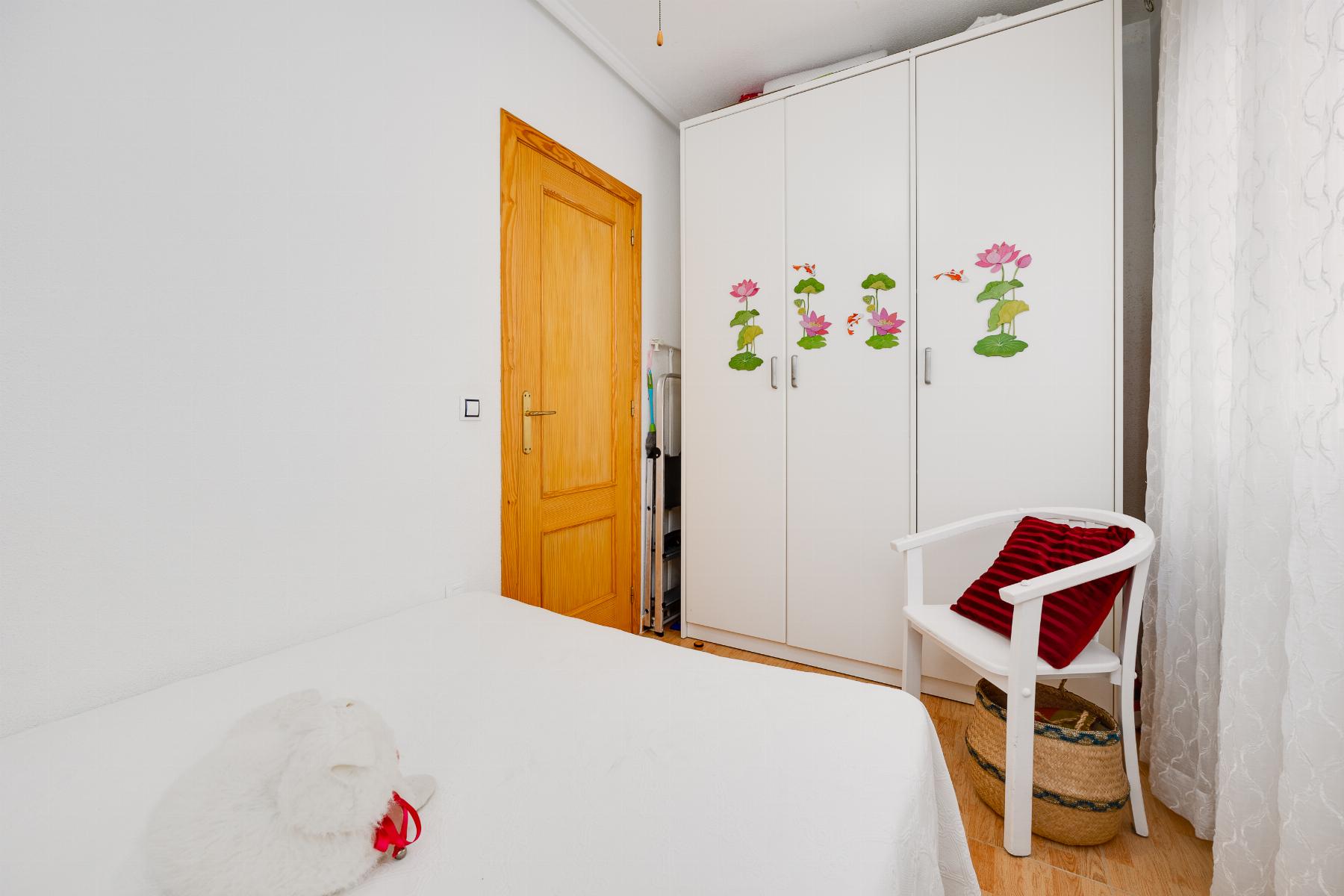 For sale - 2 Bedroom 1 Bathroom Apartament in Torrevieja - Playa del Acequión  - Alicante