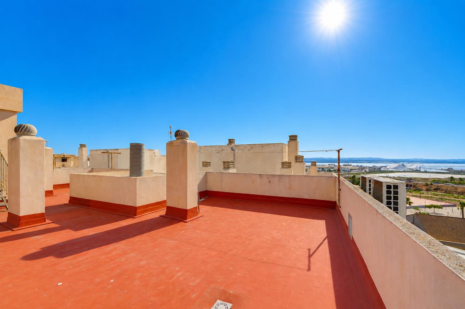 For sale - 2 Bedroom 1 Bathroom Apartament in Torrevieja - Playa del Acequión  - Alicante