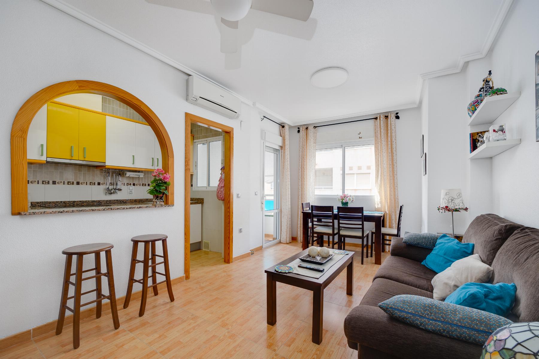 For sale - 2 Bedroom 1 Bathroom Apartament in Torrevieja - Playa del Acequión  - Alicante