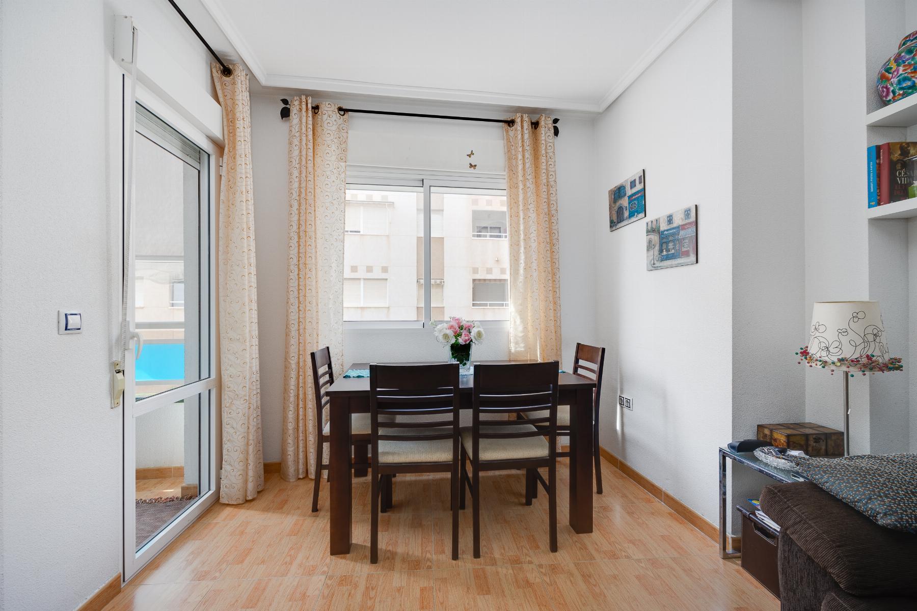 For sale - 2 Bedroom 1 Bathroom Apartament in Torrevieja - Playa del Acequión  - Alicante