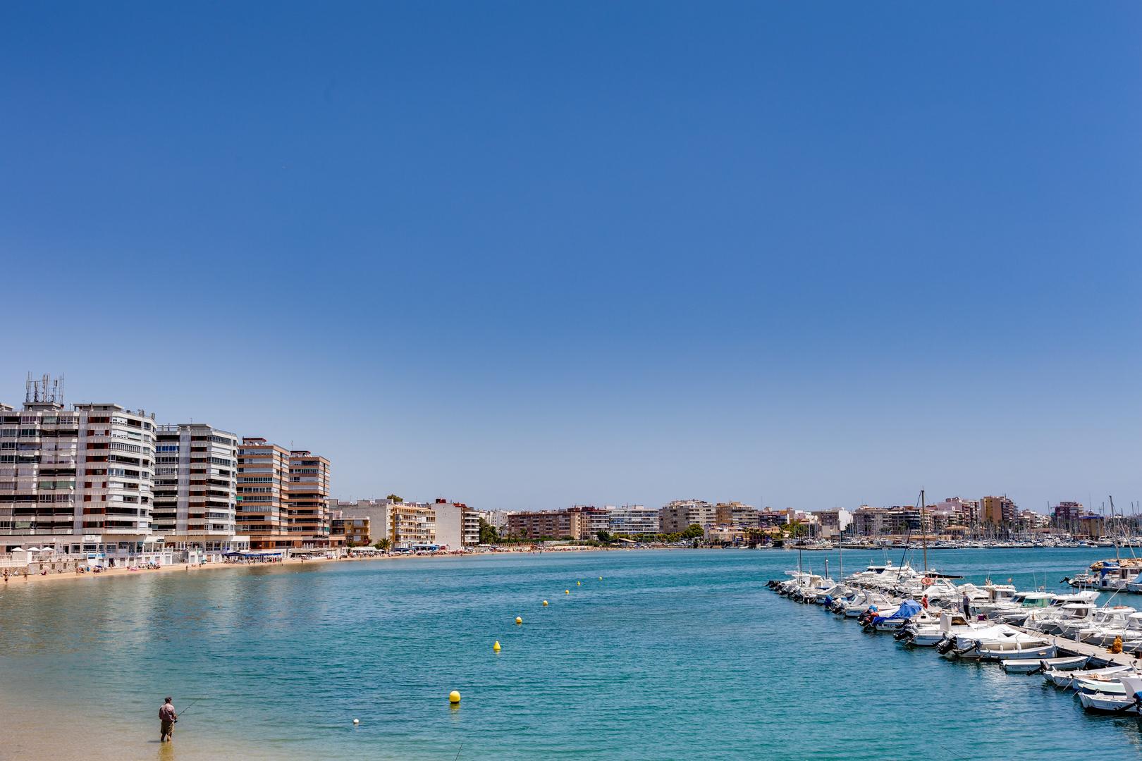 For sale - 2 Bedroom 1 Bathroom Ground floor apartment in Torrevieja - playa de los naufragos  - Alicante