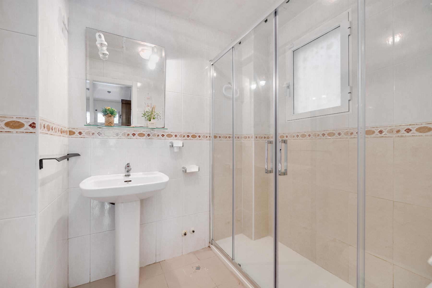 For sale - 2 Bedroom 1 Bathroom Ground floor apartment in Torrevieja - playa de los naufragos  - Alicante